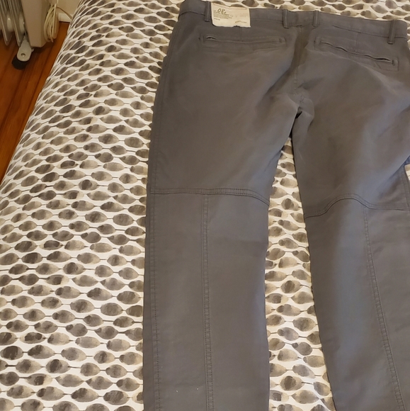 GAP Women's Khakis - Picture 4 of 8